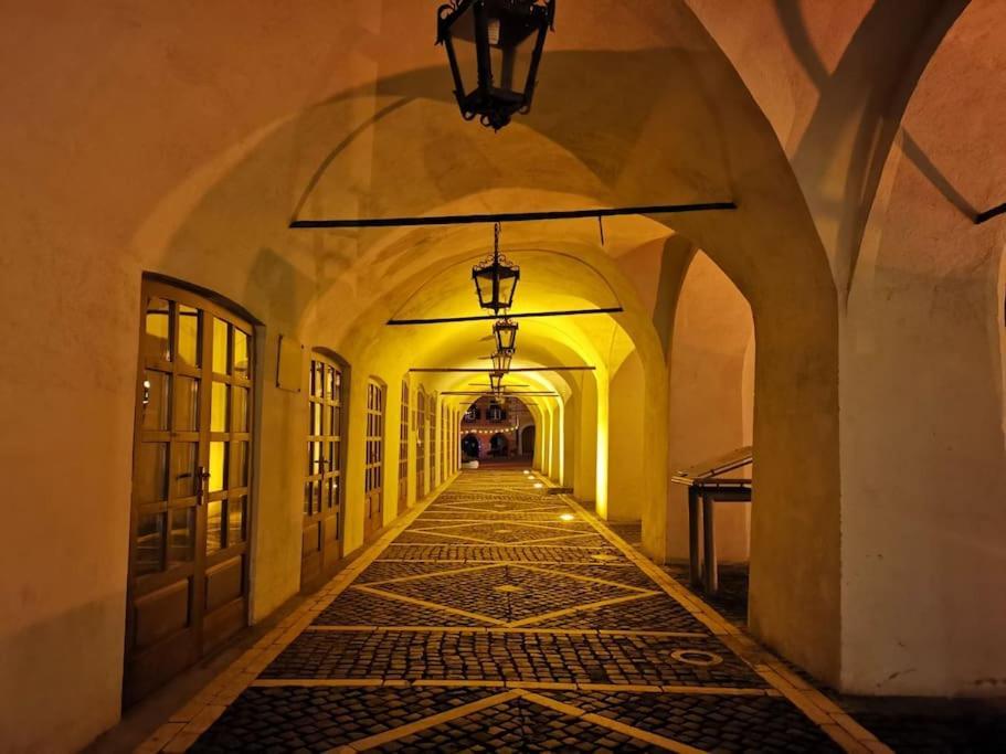 Charming Studio Ideal For Getaways Or Workations In Sibiu'S Medieval City Center Экстерьер фото
