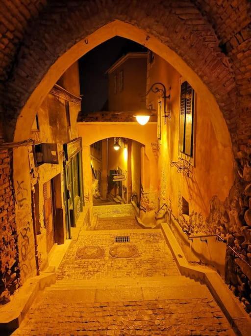 Charming Studio Ideal For Getaways Or Workations In Sibiu'S Medieval City Center Экстерьер фото