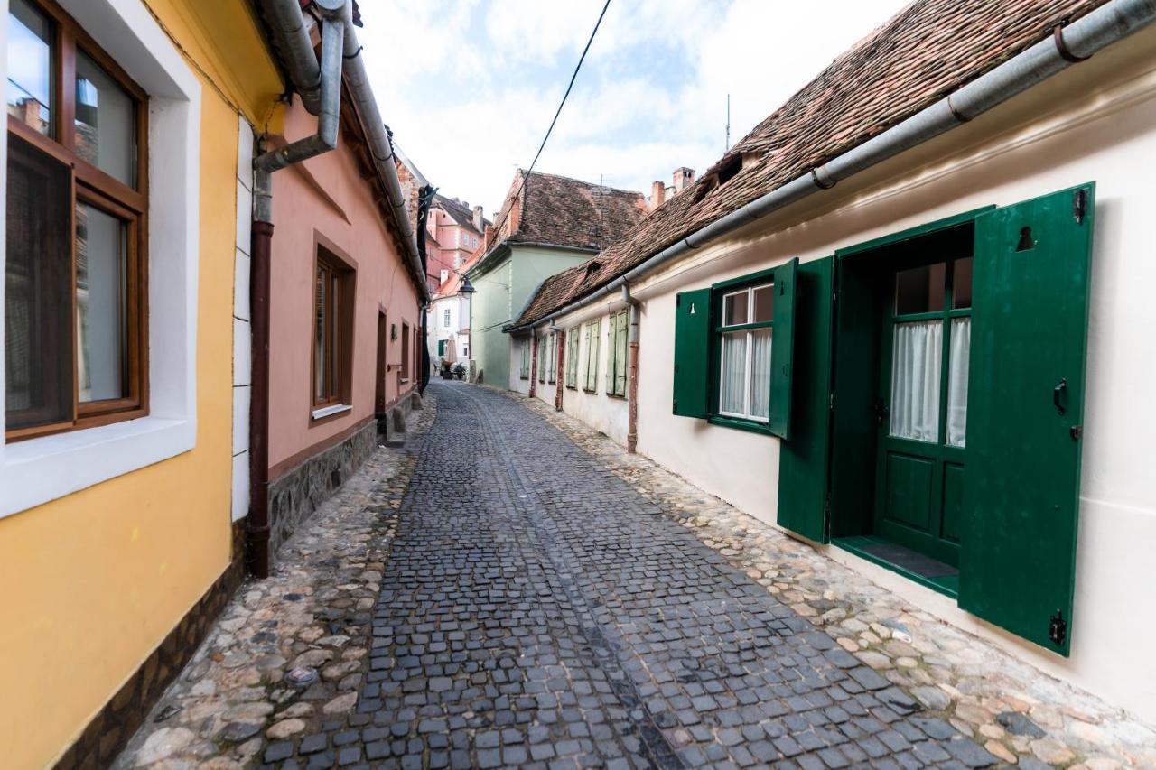 Charming Studio Ideal For Getaways Or Workations In Sibiu'S Medieval City Center Экстерьер фото
