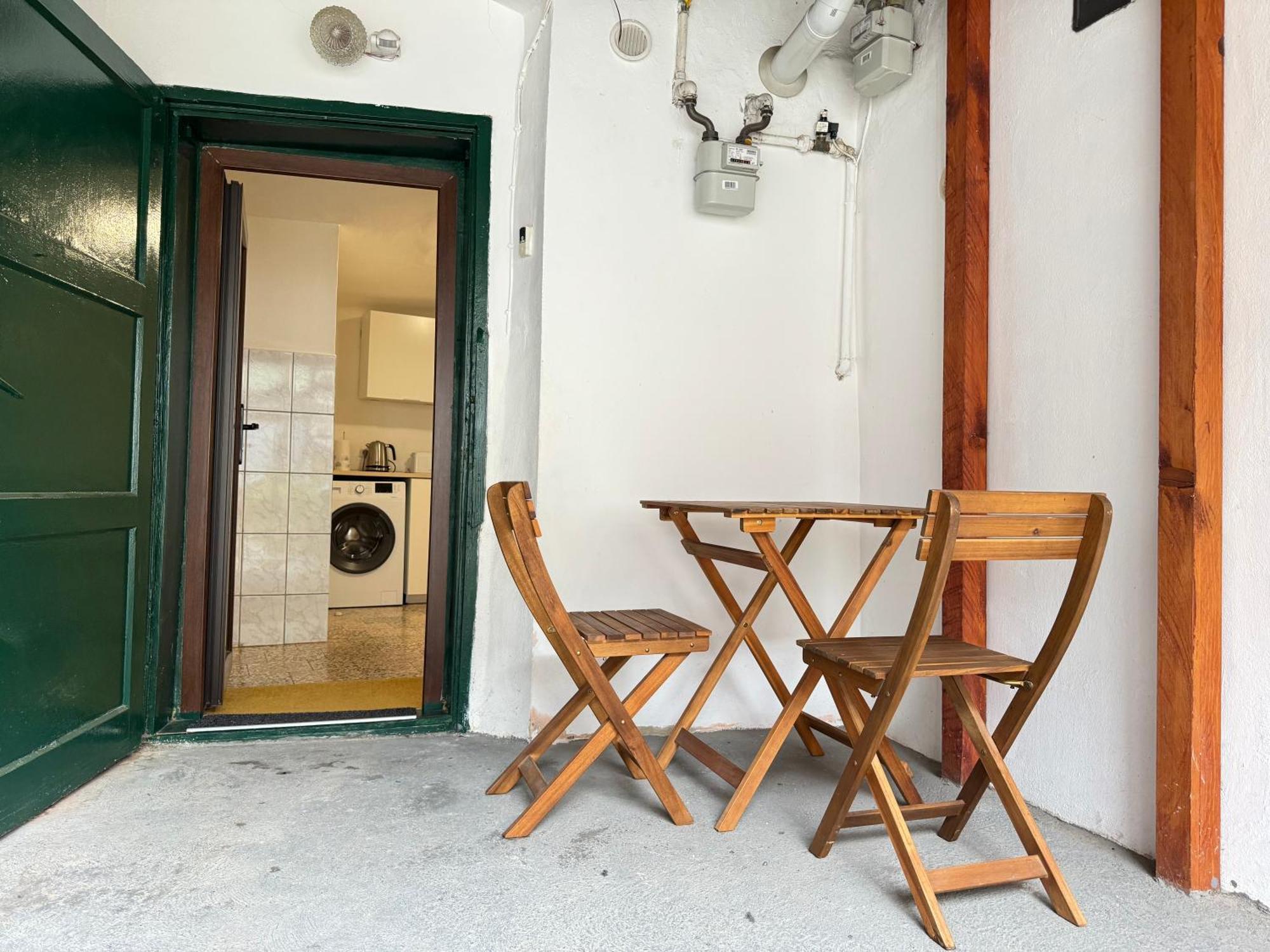 Charming Studio Ideal For Getaways Or Workations In Sibiu'S Medieval City Center Экстерьер фото